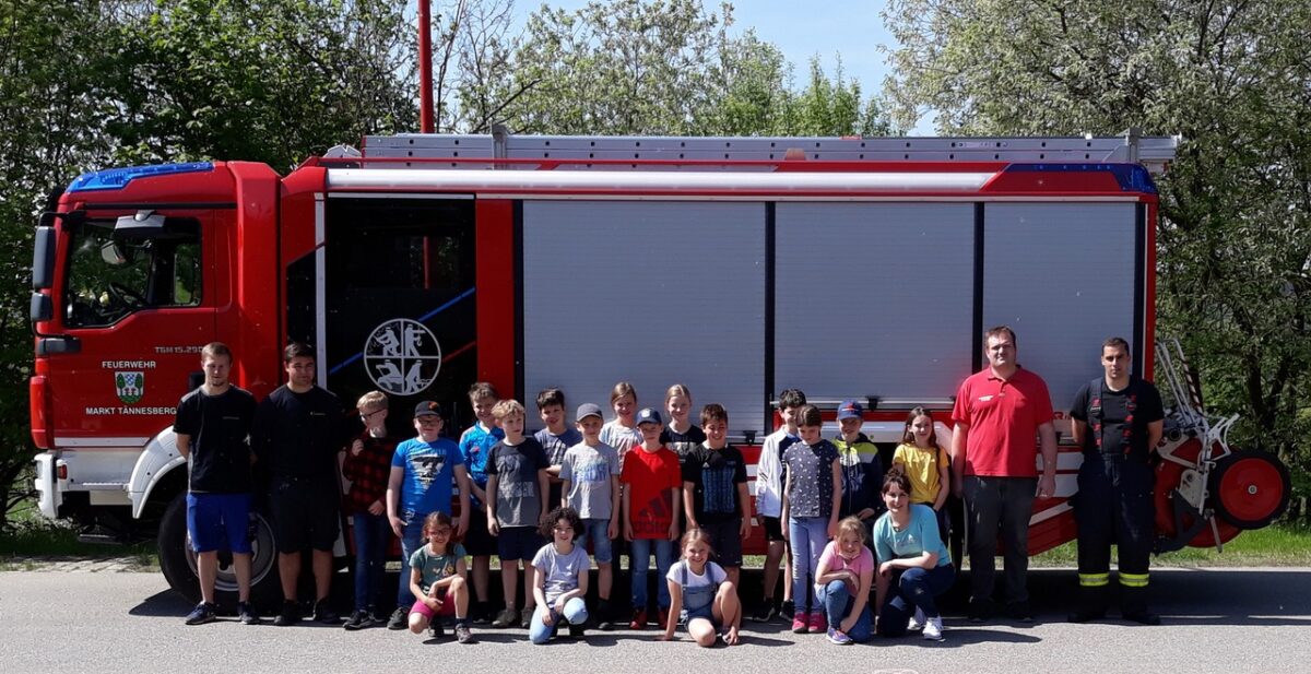 Experimente, Spiel und Spaß bei der Feuerwehr