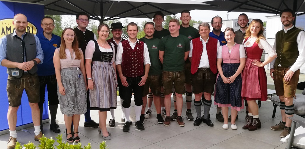 Kirwavereine treten beim Gstanzl-Contest gegeneinander an