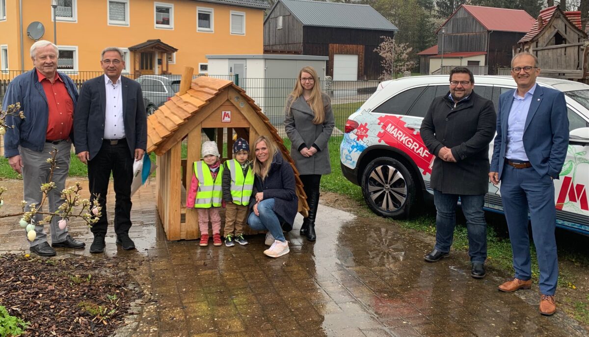 Kinderhaus freut sich über Räuberhütte