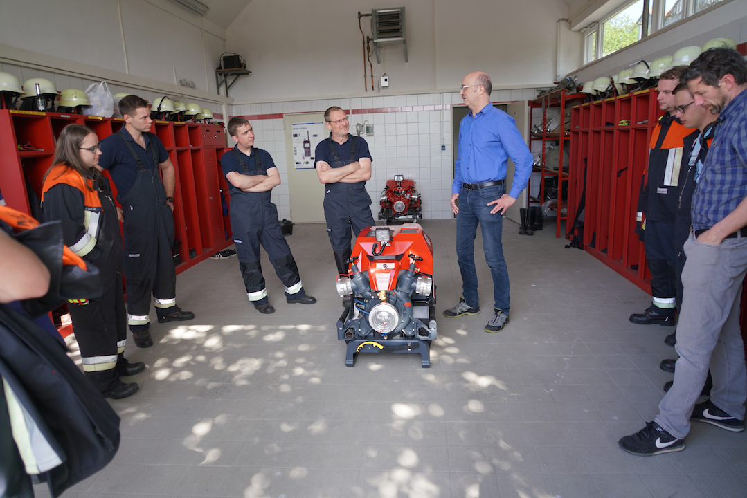 Feuerwehr Lennesrieth bekommt neue Tragkraftspritze