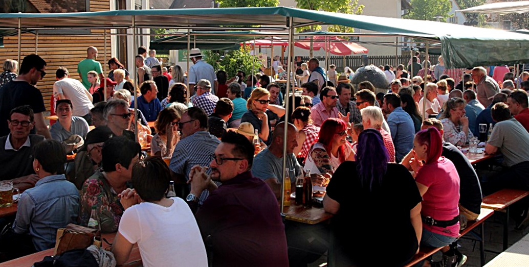 Ganz Pirk ist zum 16. Jubiläumsfest in Feierlaune