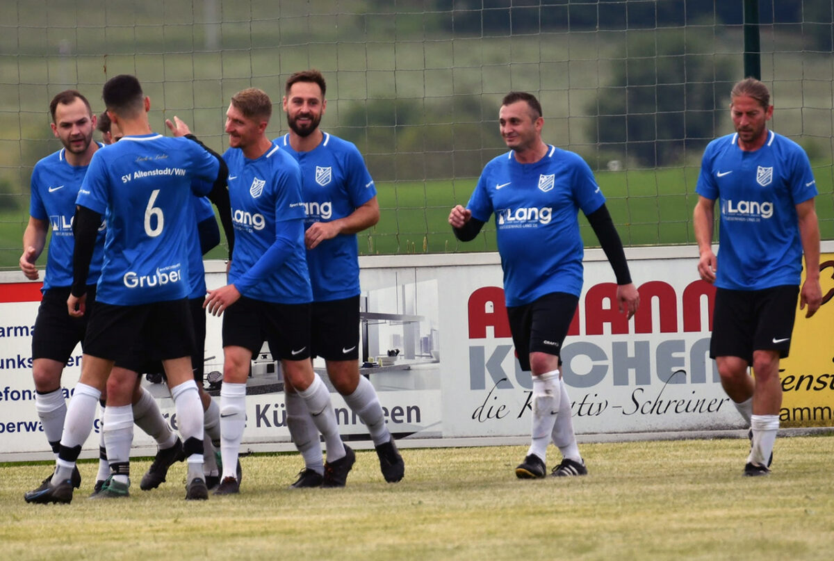 Relegation: Mantel trauert, Altenstadt jubelt