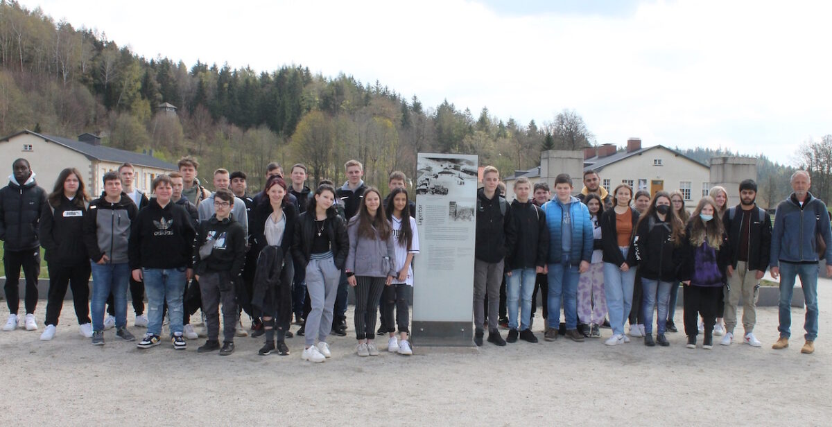 Mittelschüler besuchen KZ-Gedenkstätte: „Ein dunkler Teil unserer Geschichte“