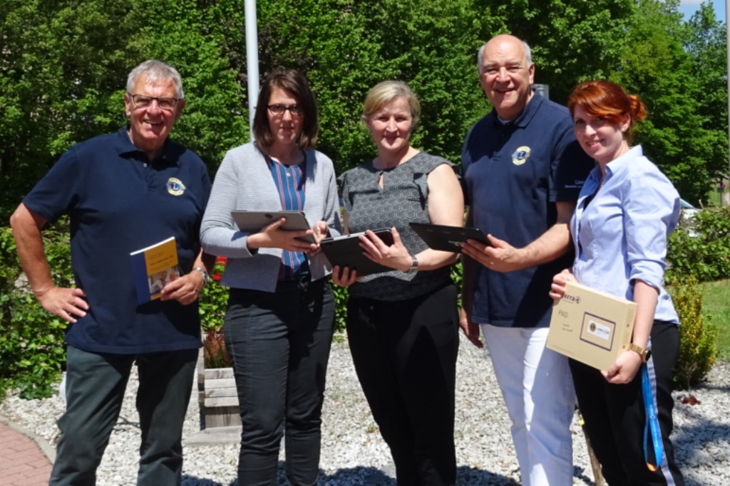 Tablets für Märchenstunde im Seniorenheim gespendet