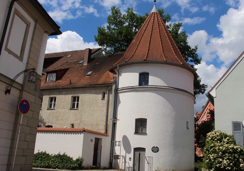 Stadt Weiden verkauft Flurerturm und Milchladl