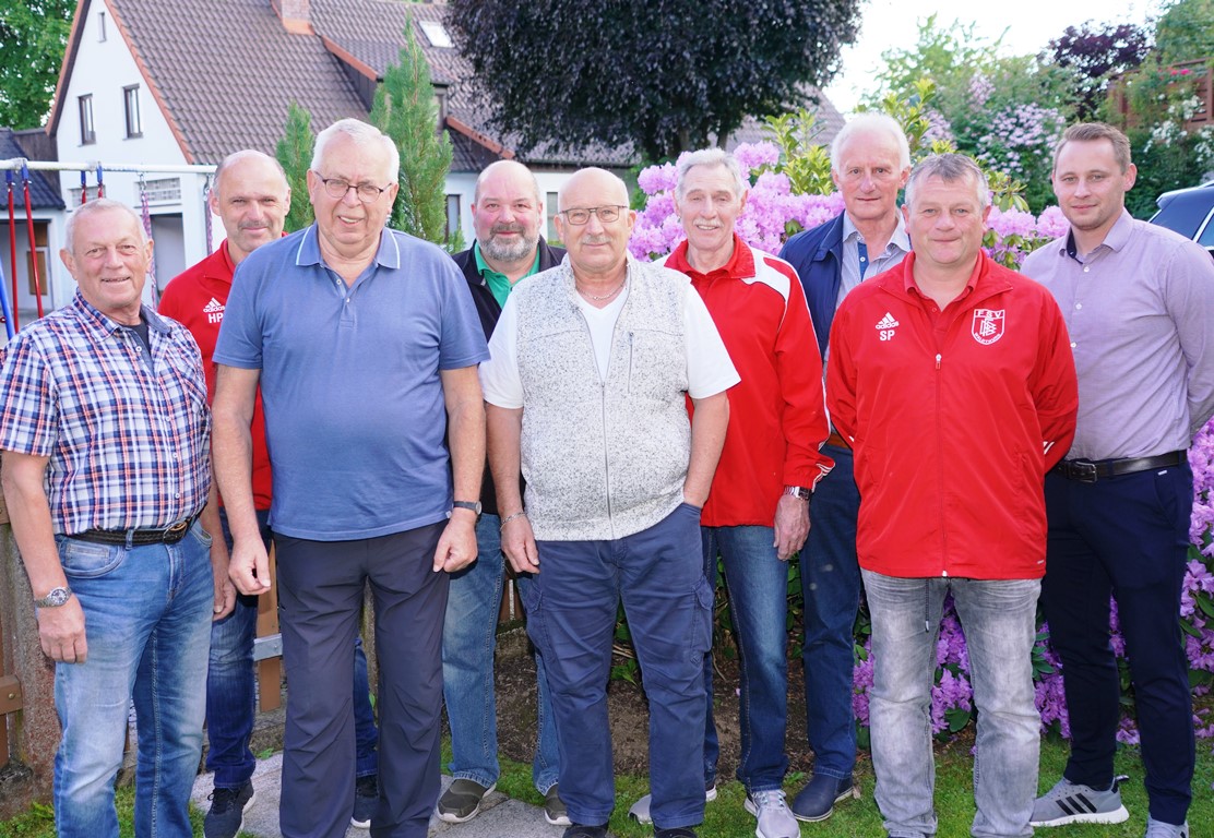 Eine Größe in der Schiri-Szene feiert 75. Geburtstag