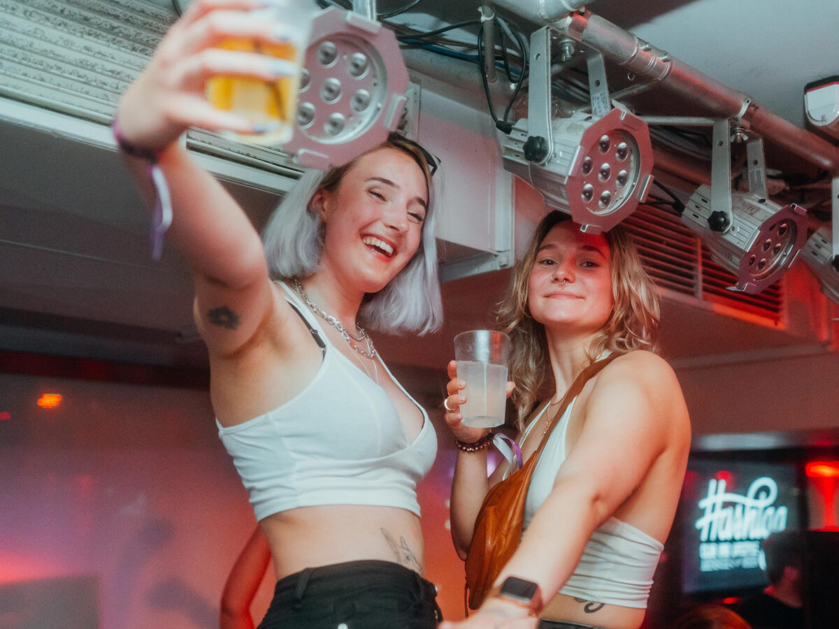 Bildergalerie: Cooler Start in ein heißes drei Tage Partywochenende
