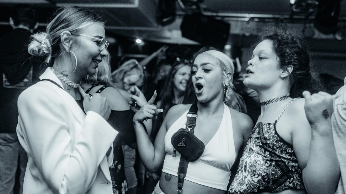Bildergalerie: Feiern bei der Blackedout Party in Weiden