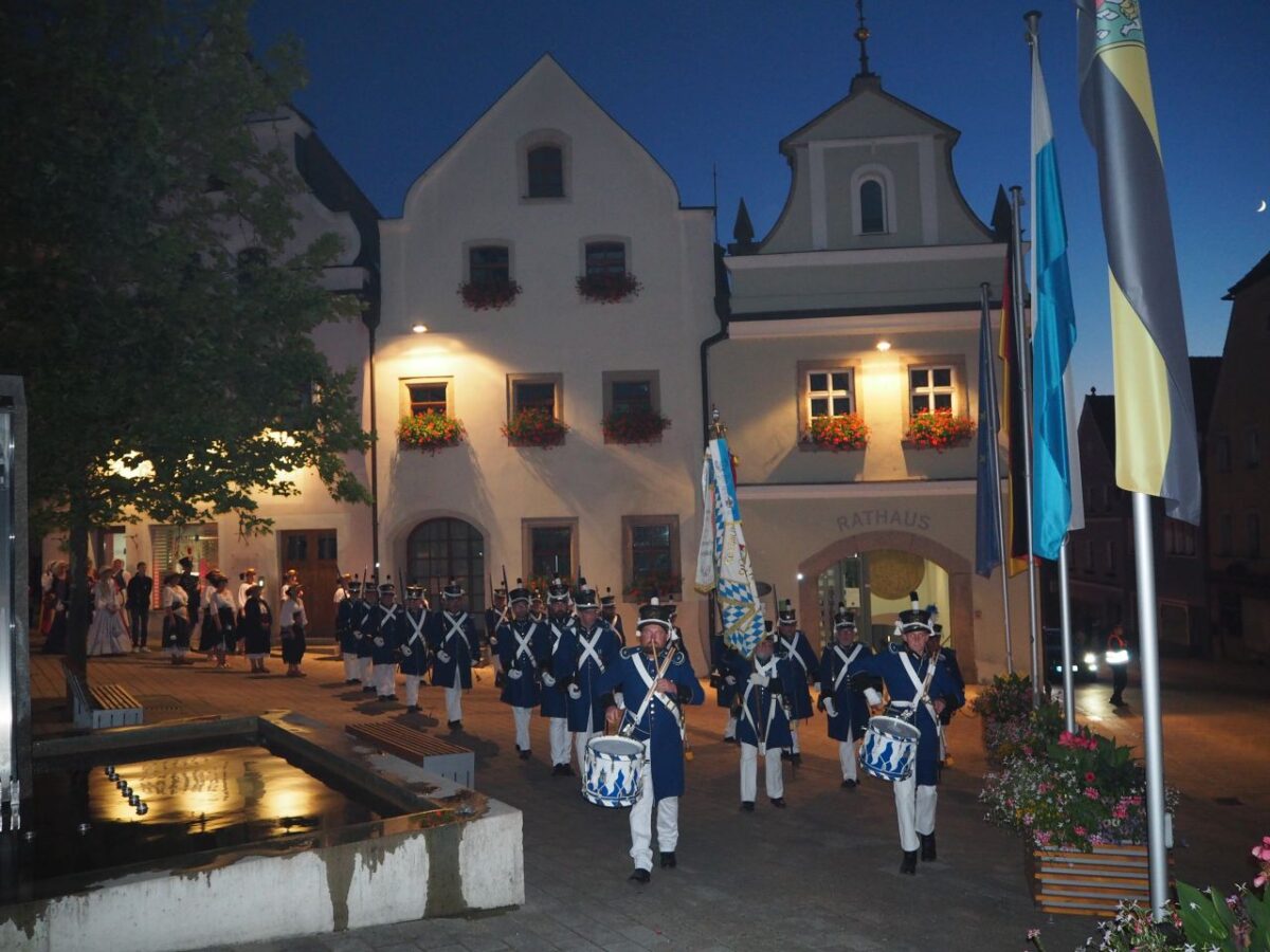 „Feuer frei“ für die Historische Bürgerwehr Neustadt