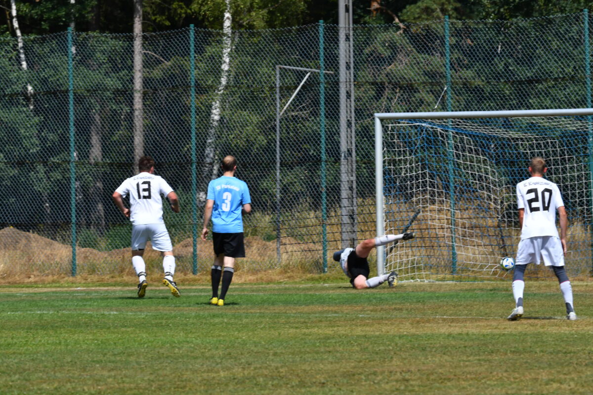 A-Klasse West: SC Schwarzenbach setzt Siegesserie gegen den SV Parkstein fort
