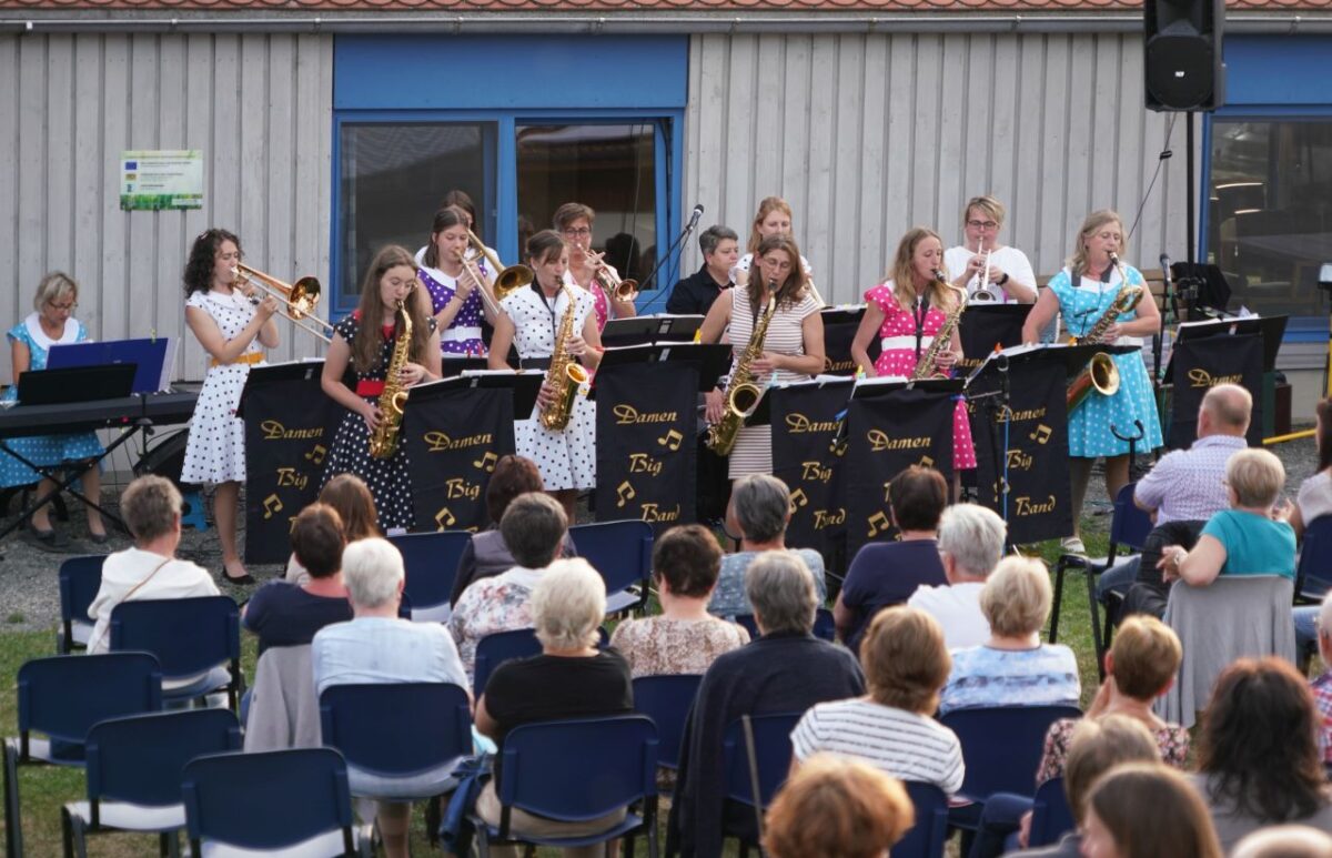 Jetzt schlägt es 13: Der Generationengarten als Open-Air-Konzertareal