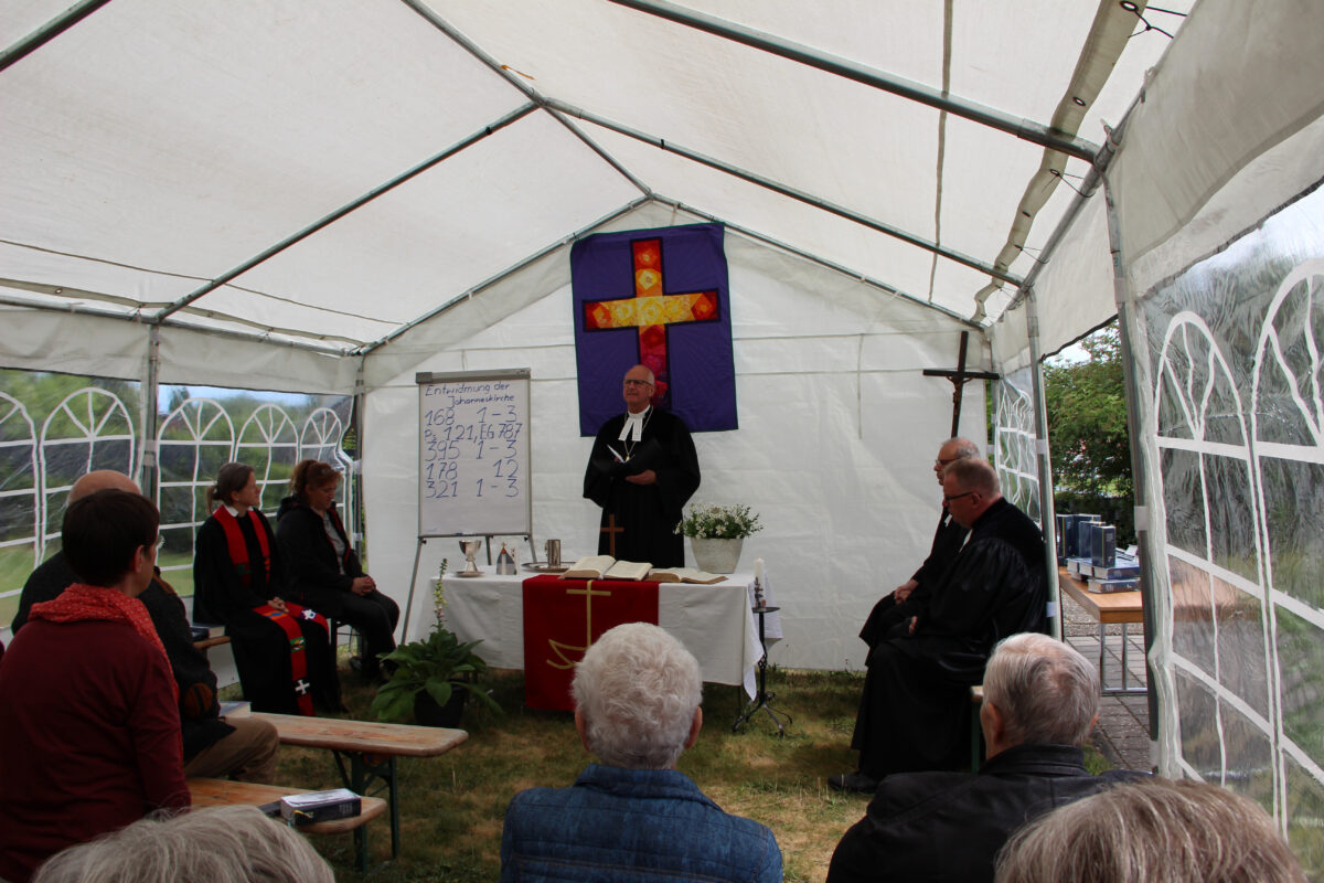 Bewegender Abschiedsgottesdienst von der Johannes-Kirche