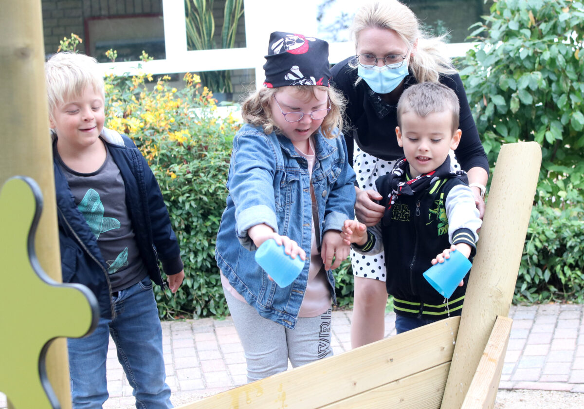 „Schiff Ahoi“ in Irchenrieth: Holzschiff-Taufe der SVE-Kinder