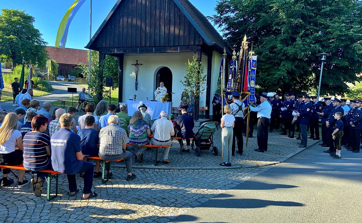 „Mir ham Kirwa“: Festgottesdienst in Engleshof