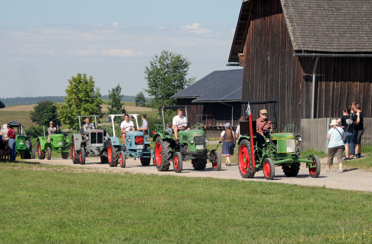 Oldtimertreffen im Freilandmuseum Oberpfalz
