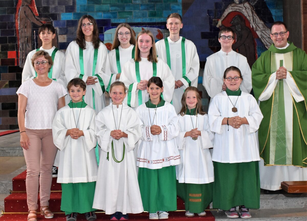 Neue „Minis“ in Grafenwöhr tragen Gottes Licht in die Welt