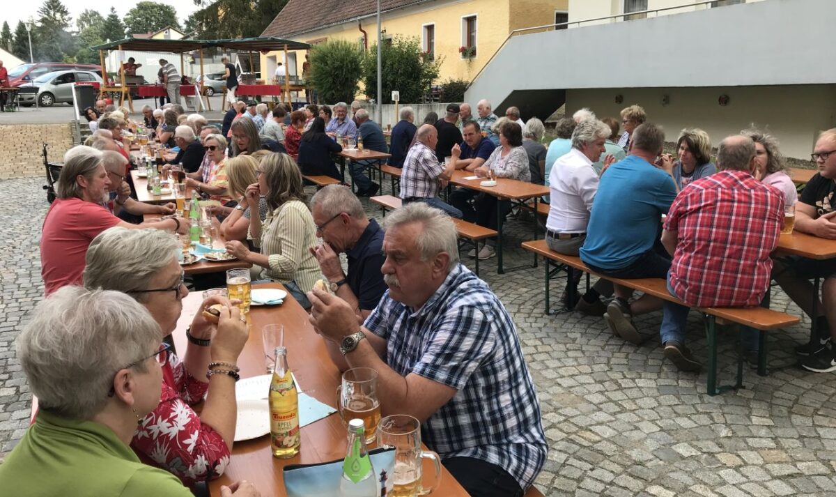 Über die politischen Grenzen hinweg feiern