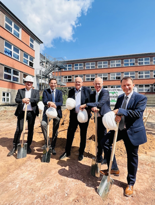 Spatenstich für ein Schul-Großprojekt
