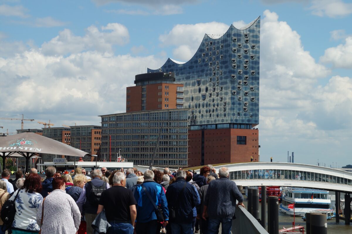 Oberpfälzer erkunden Hamburger Stadtleben und die Idylle des „Alten Landes“