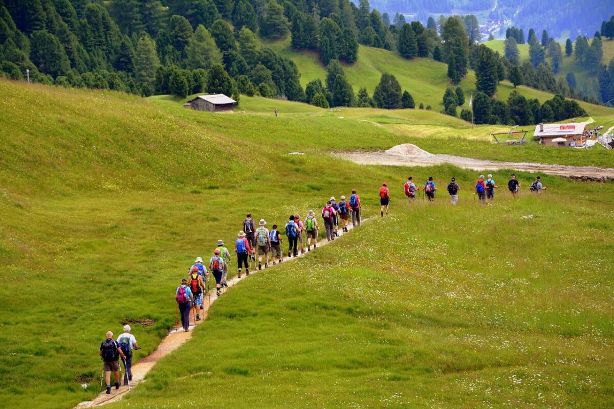 Mit Dekan Guba genussvoll wandern zu den Gottes-Händen