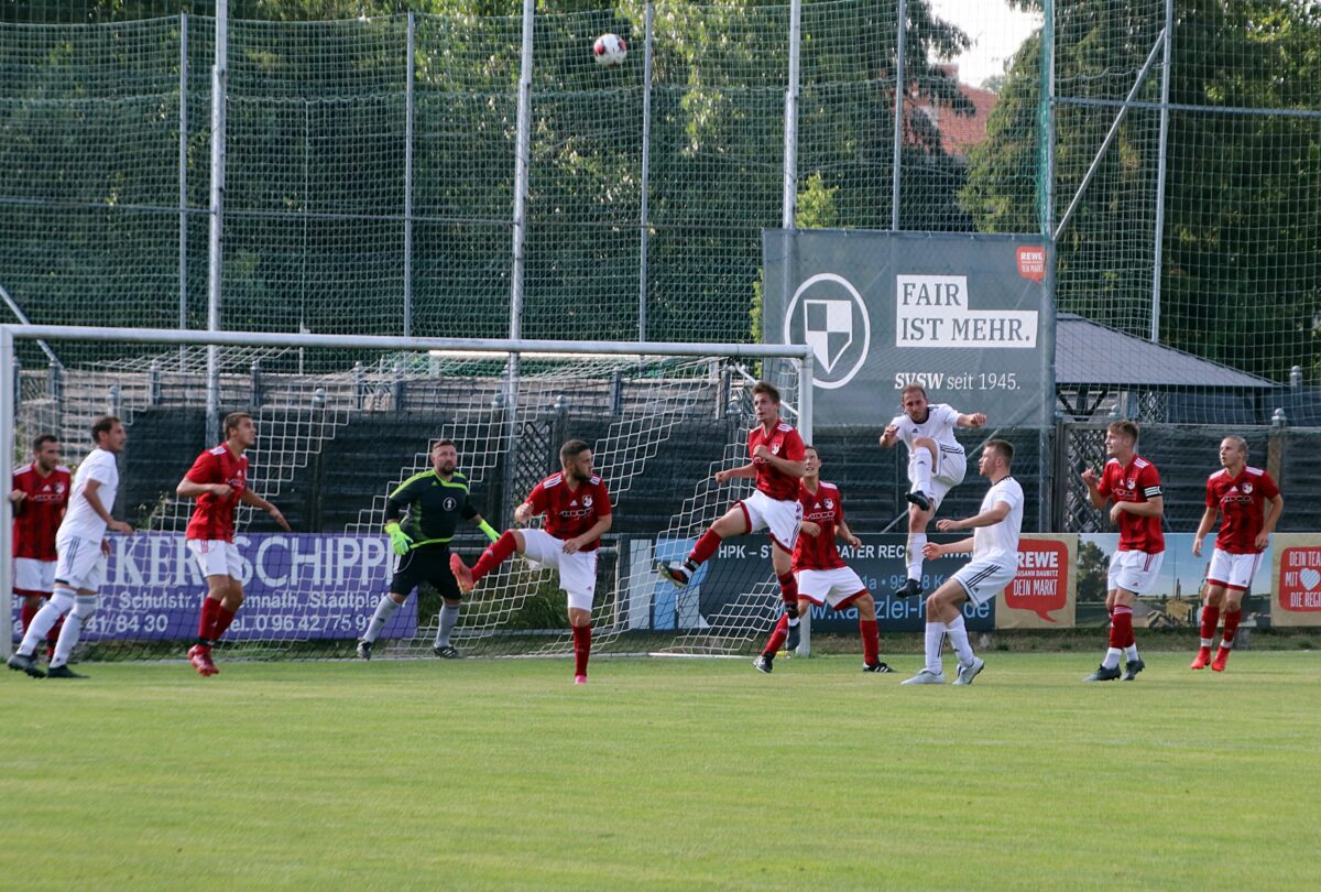 In der Kreisklasse West ragt die Partie SC Eschenbach gegen SV Neusorg heraus