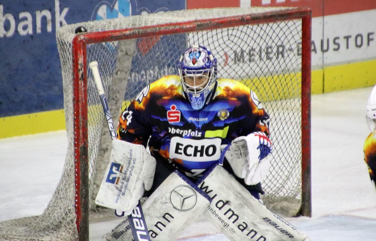 Blue Devils versteigert Trikots aus den Play-Offs