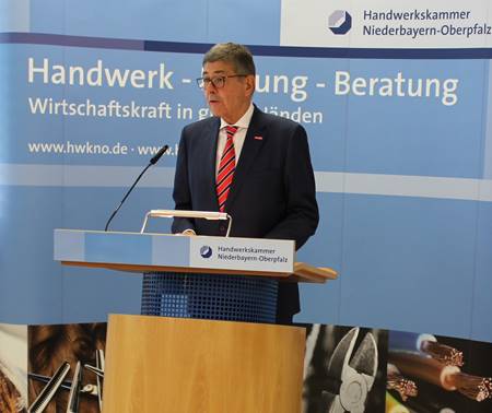 Handwerkspräsident aus Regensburg fordert Kurswechsel der Bundespolitik