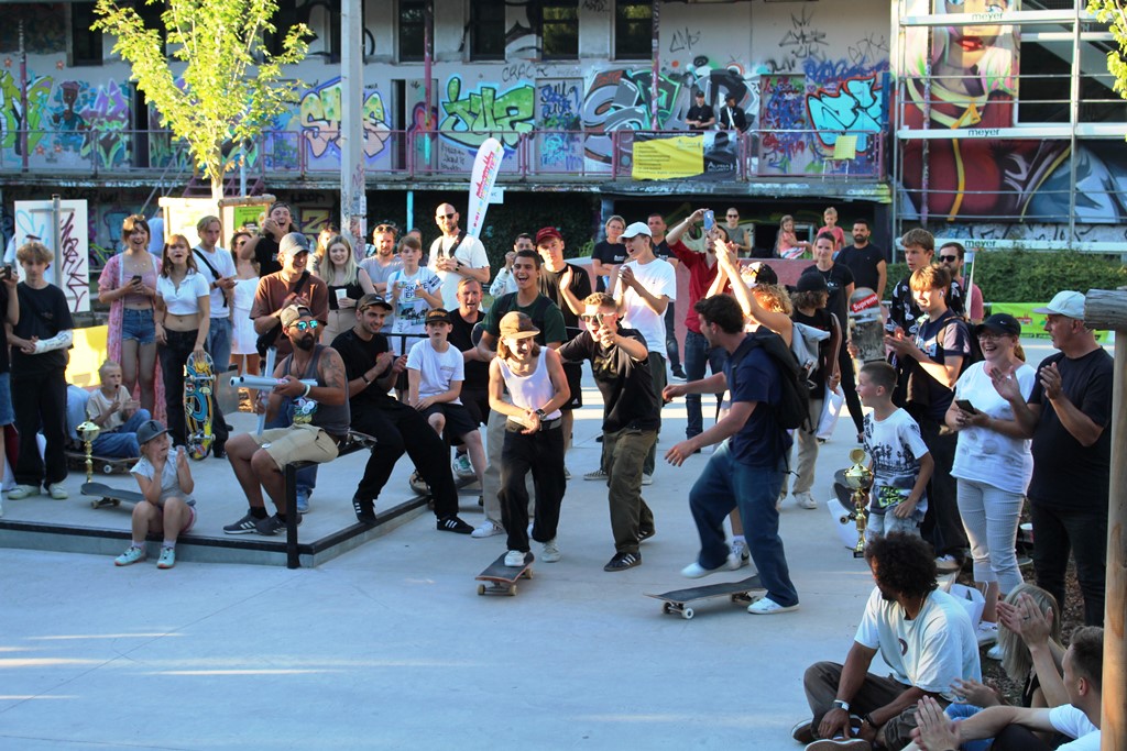 Sprünge und Scheine: Hunderte Besucher beim Skatecontest im Juz Weiden [Bilder und Video]