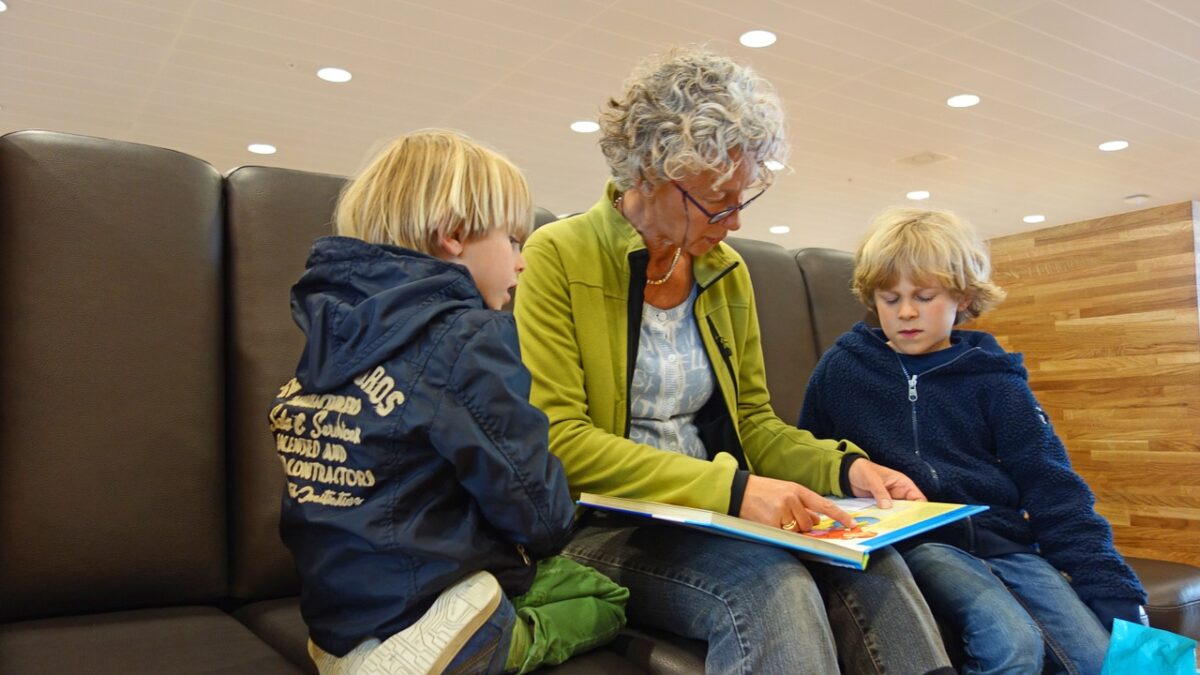 „Lesespaß mit Oma und Opa“
