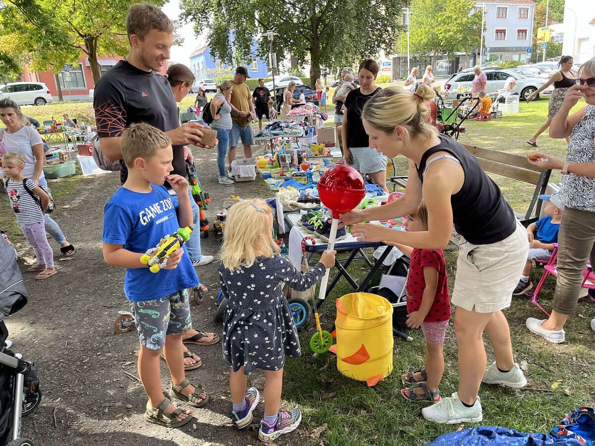 Der „Flohmarkt für kleine Leute“ war ein Volltreffer
