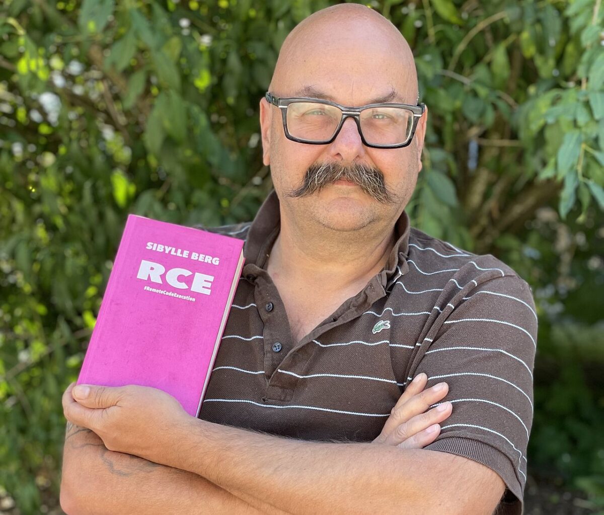 Büchersommer 2022: Ein Buch wie eine Handgranate