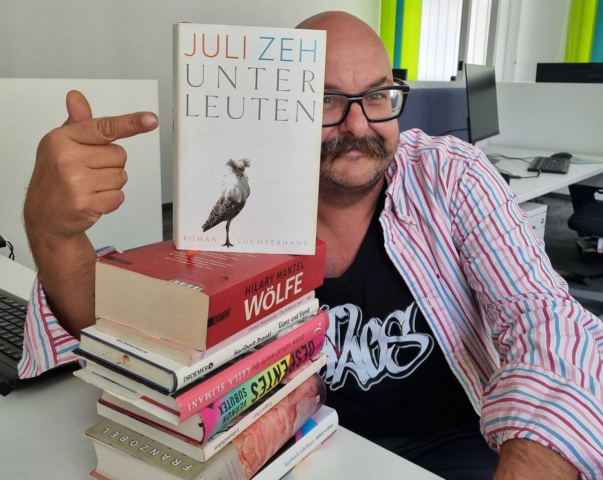 Büchersommer 2022: Eine Autorin mit richtig Punch