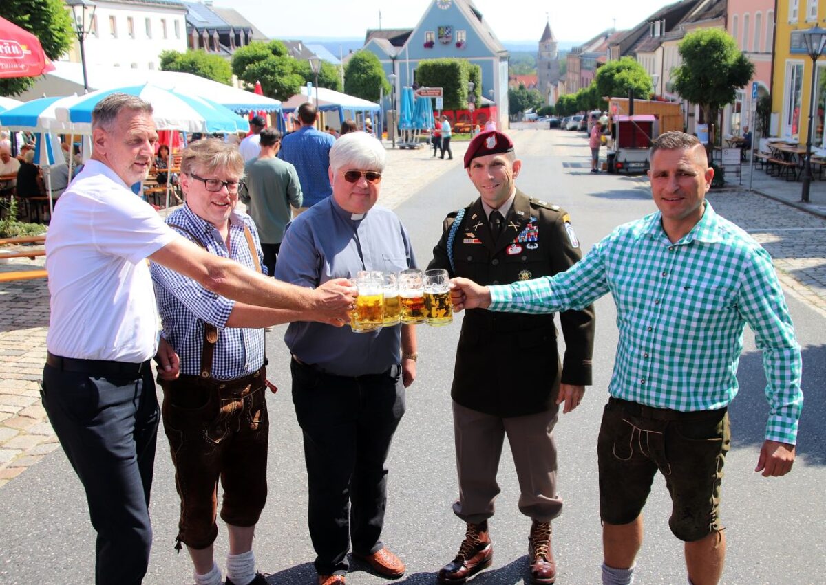 Ein Prosit auf das Bürgerfest: Endlich wieder feiern in Eschenbach