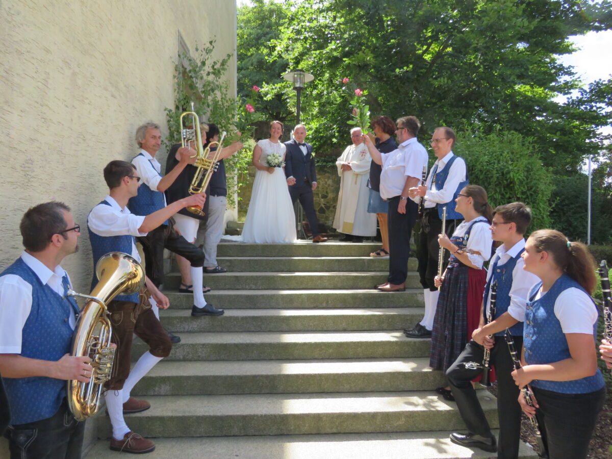 Kirchliche Hochzeit in der Heimat