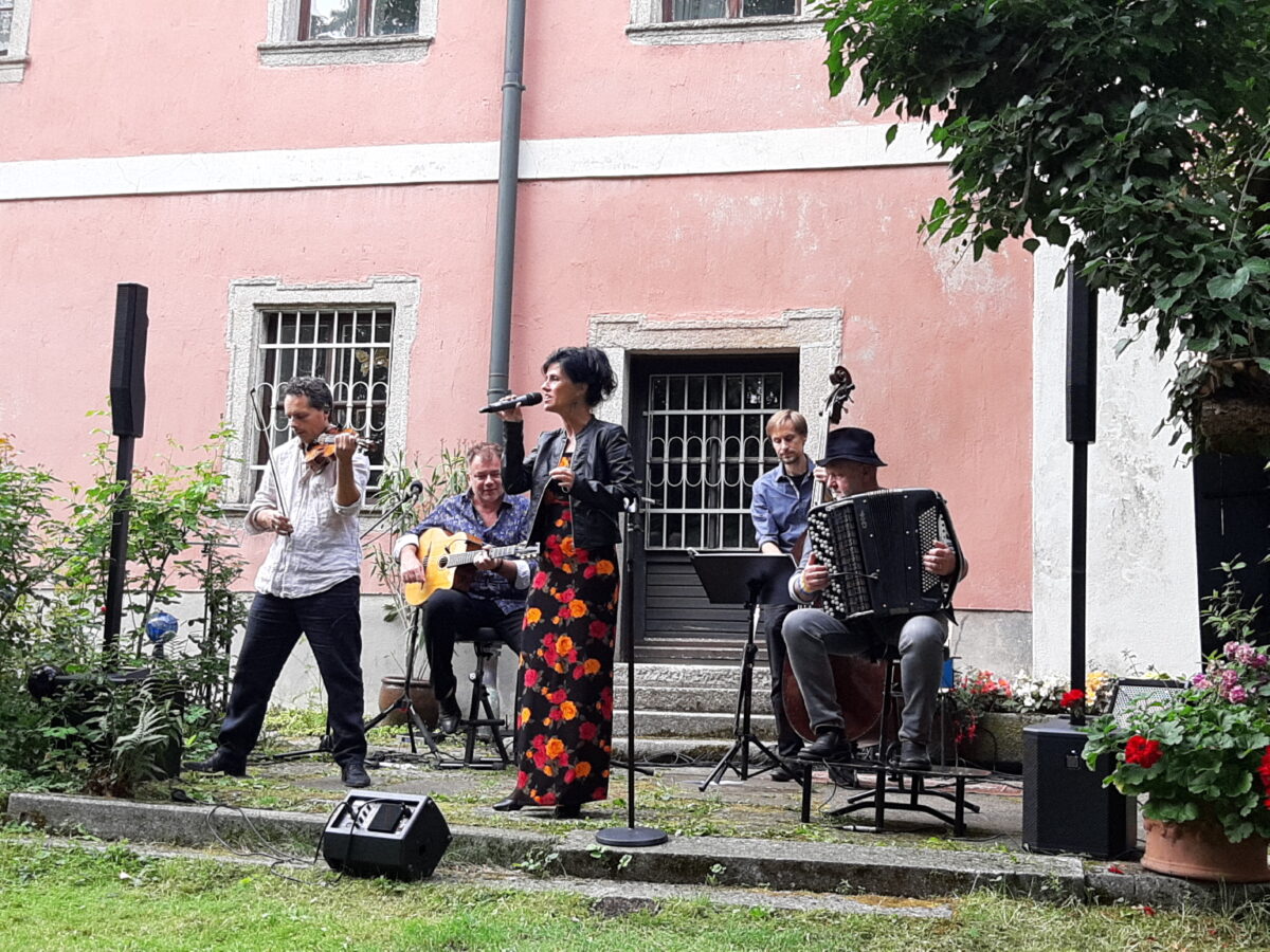 Das Ensemble Foaie Verde mit purer Emotion beim 35. Wurzer Sommerkonzert