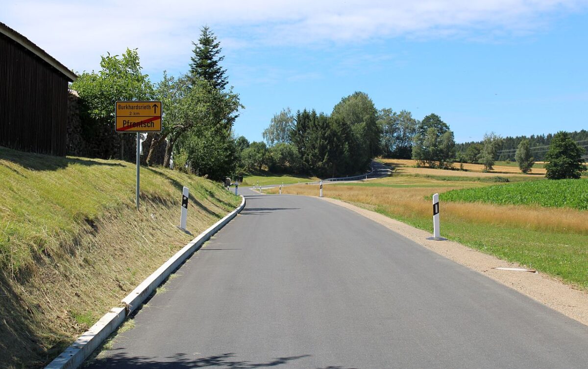 Straße von Burkhardsrieth nach Pfrentsch ist wieder „fit“