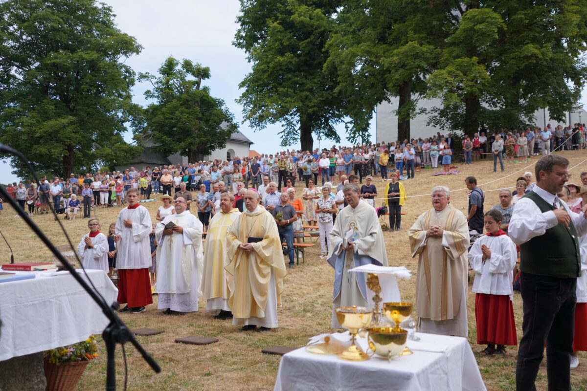 Festgottesdienst auf dem Fahrenberg: Das Gnadenbild gibt Hoffnung