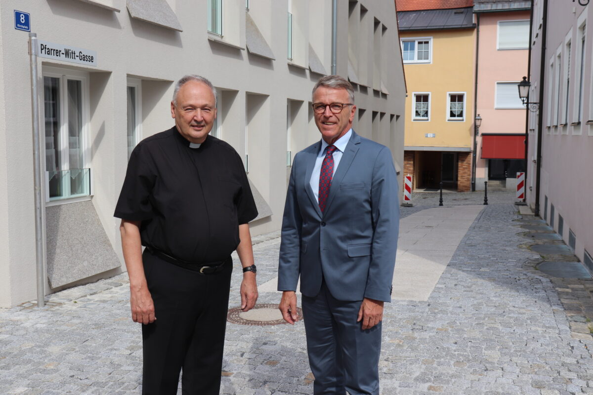 Pfarrer-Witt-Gasse erinnert an Tirschenreuther Stadtpfarrer