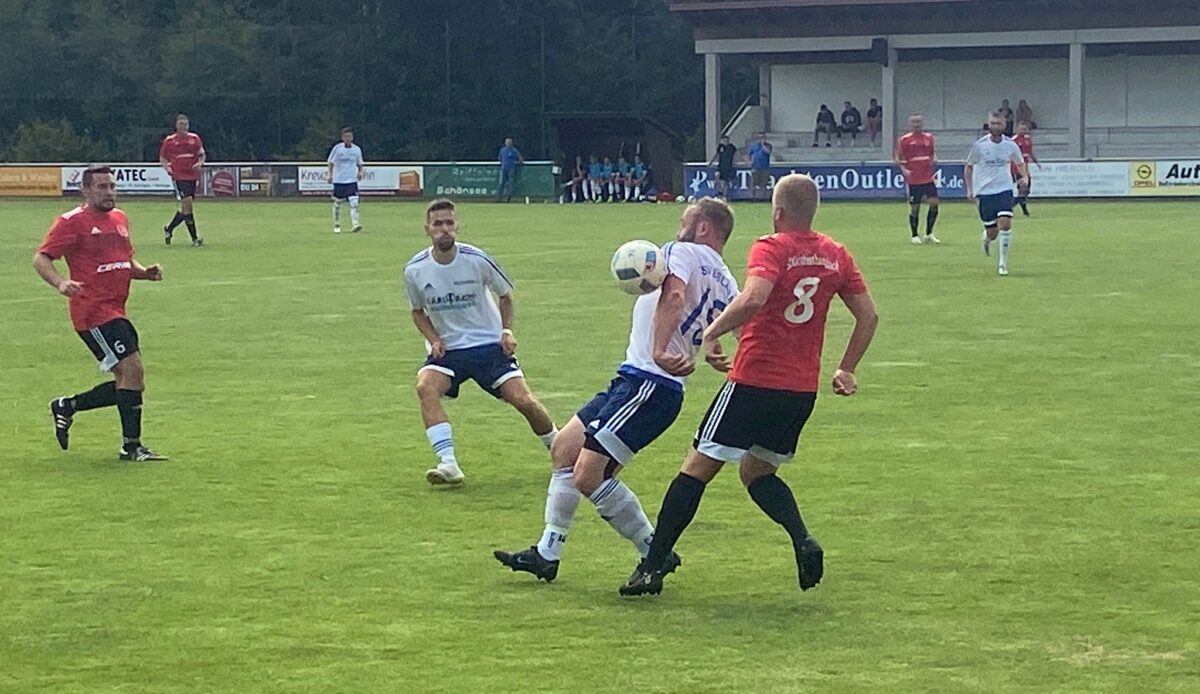 Zwei Neulinge und ein Platzhirsch bilden die Spitze in  der Kreisliga