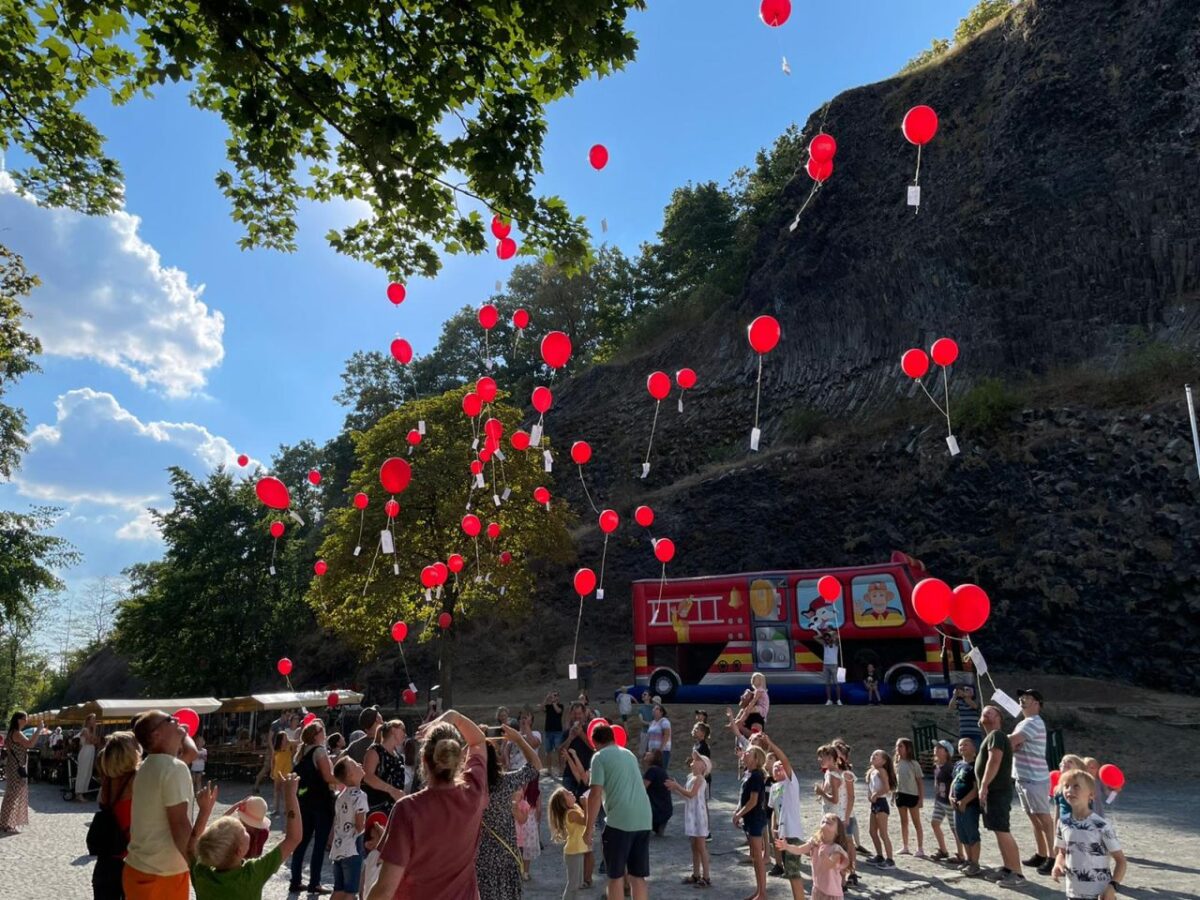 Kinderfest Parkstein: Luftballons gehen auf die Reise