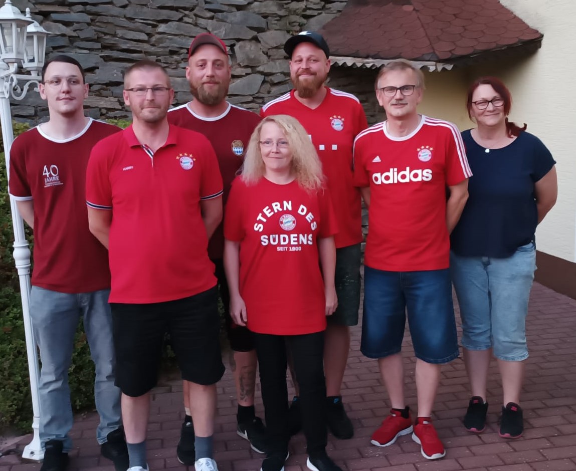 Bayern-Fanclub Neustadt/WN geht mit verjüngtem Vorstandsteam positiv in die Zukunft