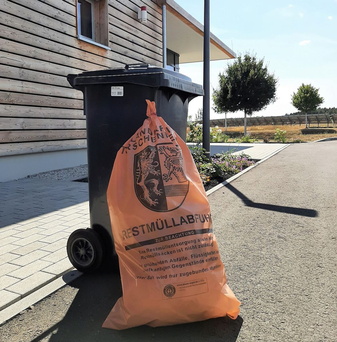 Wenn mal etwas mehr Müll anfällt – Zusätzliche Restmüllsäcke künftig orange
