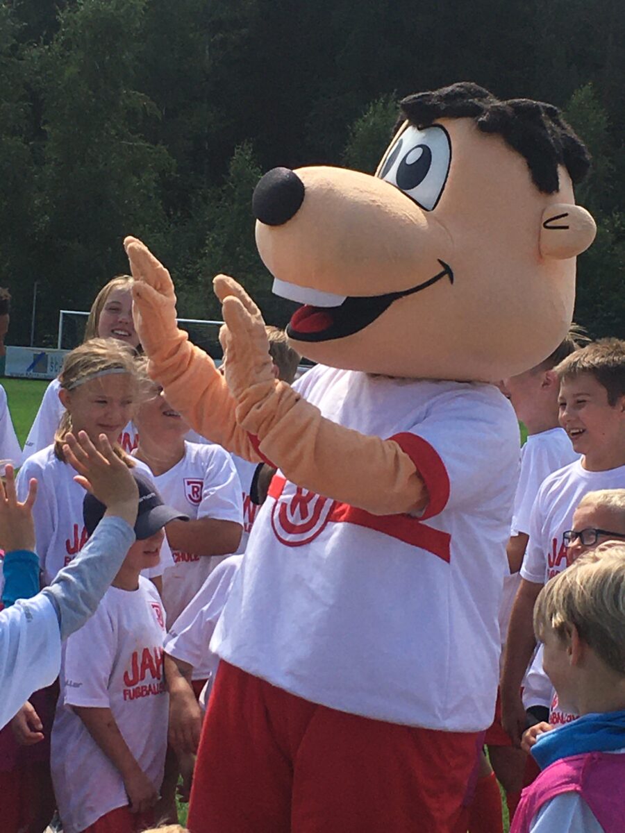 SV Immenreuth freut sich auf sein Feriencamp mit dem SSV Jahn Regensburg