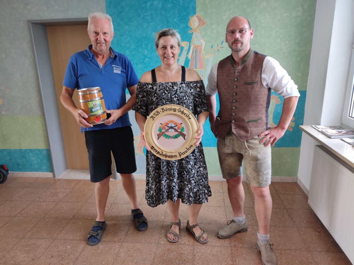 Schützenkönigin mit Auge und ruhiger Hand