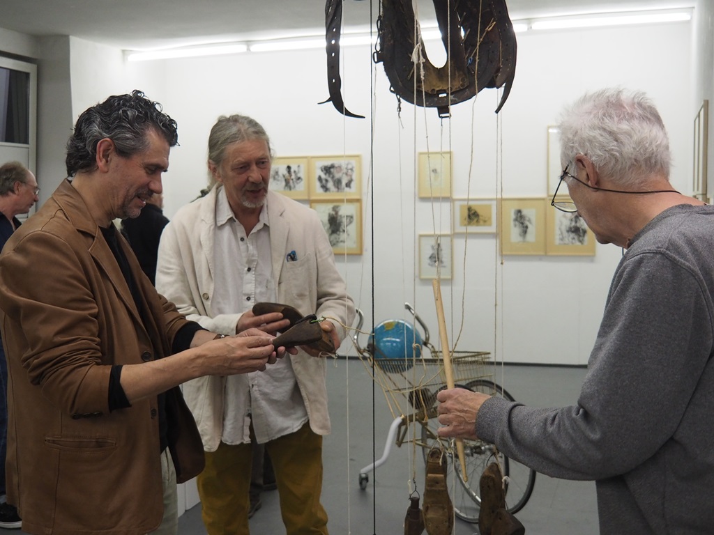 Zeitgenössische Kunst aus der Region: „Macht und Ohnmacht“ im Kunstverein Weiden