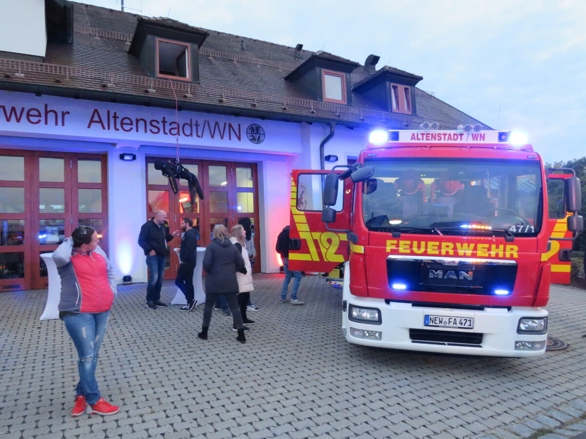 Lange Nacht der Feuerwehr Altenstadt: Blaulicht, Sirenen und Lichtgewitter