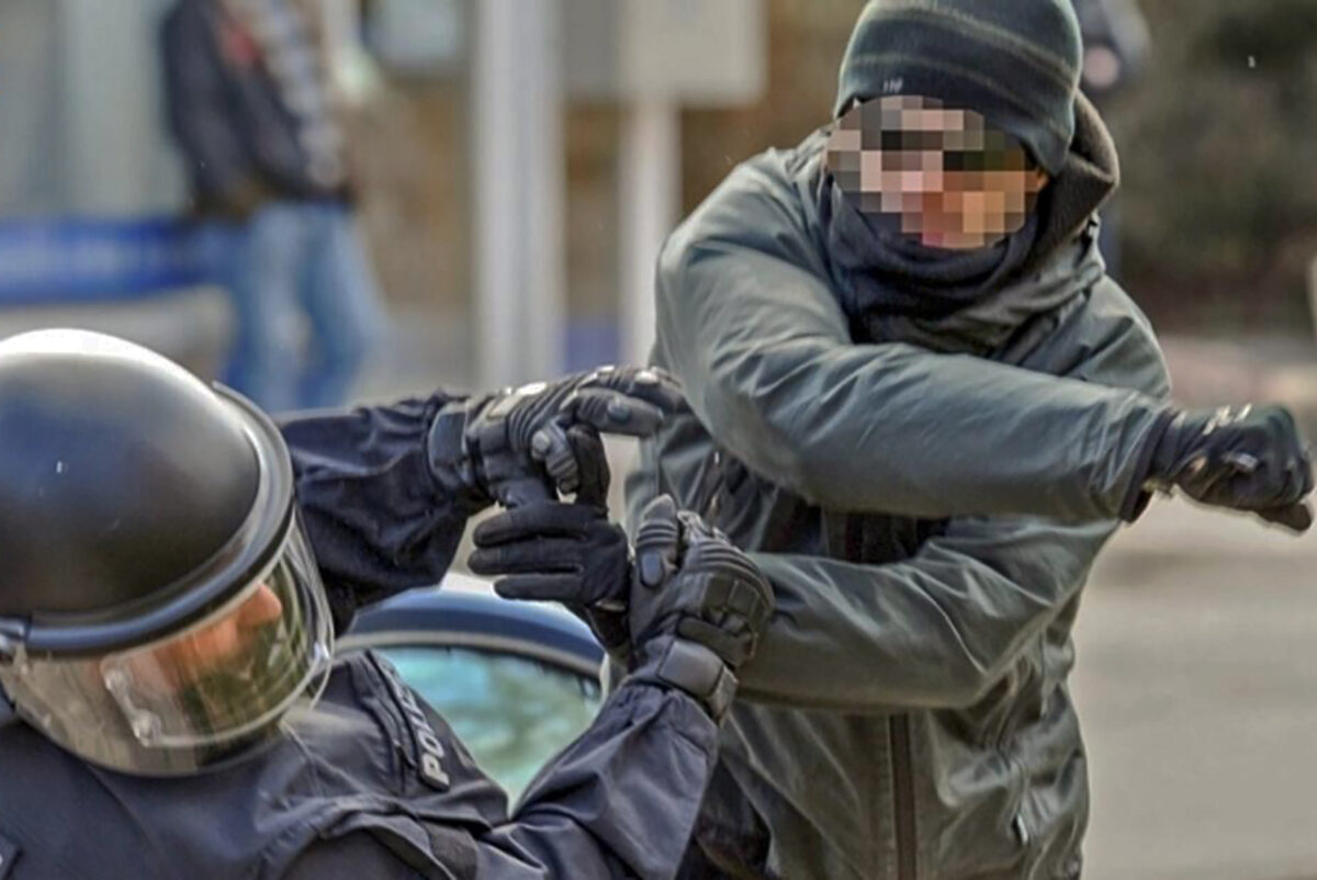 Schmerzhaftes Wochenende für Weidener Polizei: Faustschlag bei Verkehrskontrolle