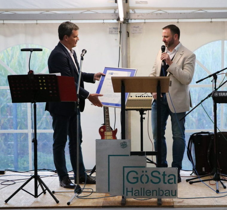 GöSta-Hallenbau: Zum Firmenjubiläum gibt’s noch eine Ehrenurkunde