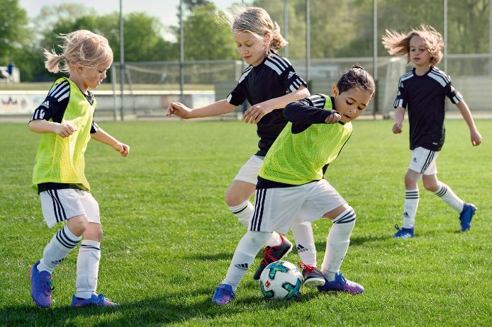 DFB und BFV gehen im Juniorenfußball neue Wege: Spaß steht im Vordergrund
