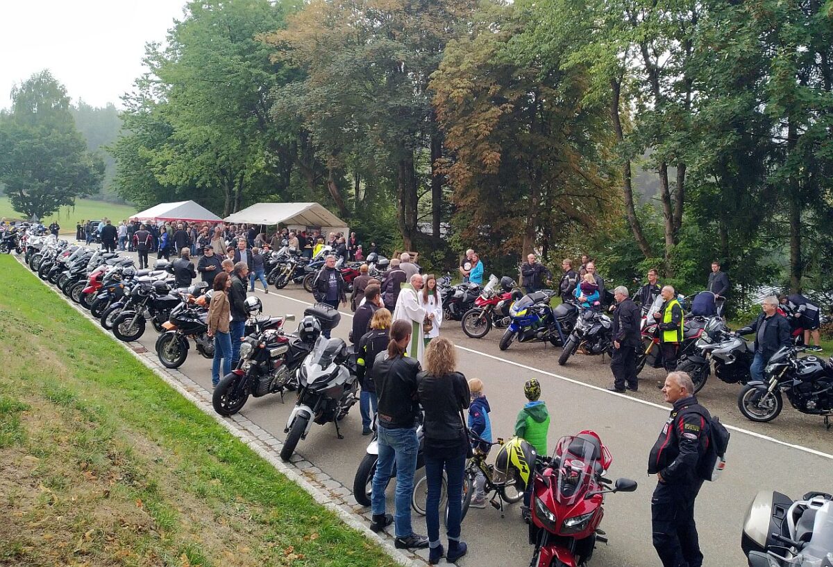 Motorradgottesdienst lockte mehr als 150 Fahrer nach Tännesberg